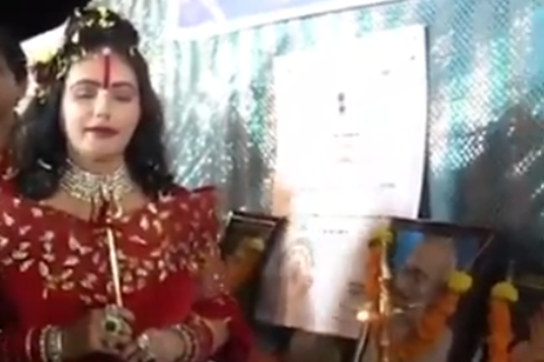 ममतामयी श्री राधे माँ जी ने समूह लग्न उत्सव में सभी नव वर वधू को आशीर्वाद दिया।