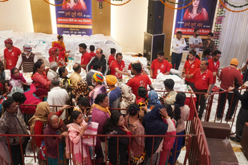 २५ मार्च, मुकेरियां _ श्री राधे माँ चैरिटेबल सोसाइटी ने पांच हजार जरूरतमंदों को किया राशन वितरित